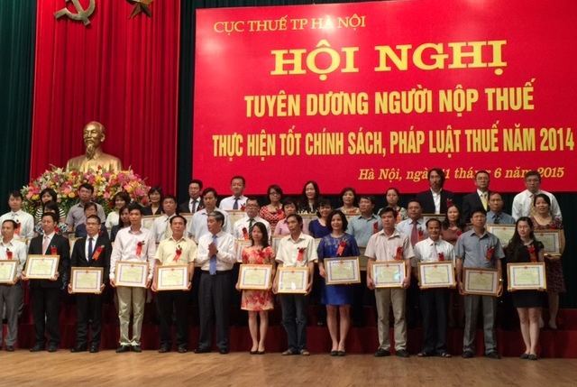VATM: Nhận giải thưởng vinh danh của Cục thuế Thành phố Hà Nội.